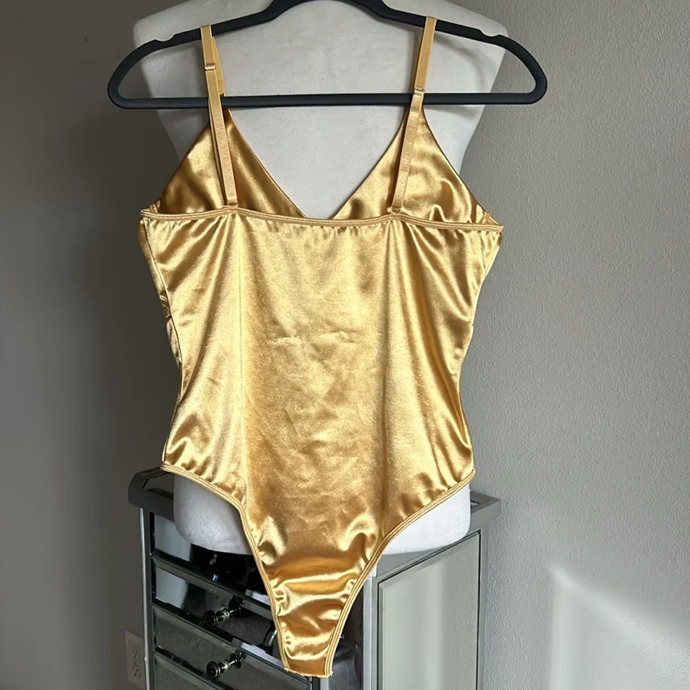 Womens Gold Satin Wireless Leotard Bodysuit w/ Adjustable Straps - Size L - Picture 6 of 11